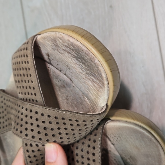 Dansko Women Jacinda Leather Wedge Heels Sandals shoes sz 39/8.5-9 - Picture 5 of 13